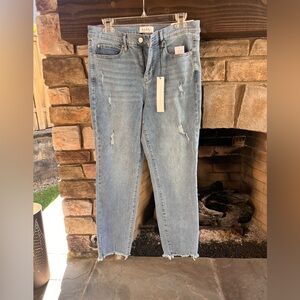 NWT SoHo High Rise Ankle Slim Light Wash Distressed Women's Jeans Size 8